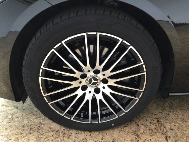 Mercedes-Benz C 200 AVANTGARDE Sedan