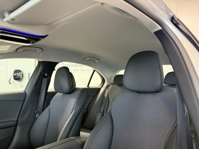 Mercedes-Benz C 180 AVANTGARDE Sedan