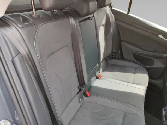 Volkswagen Golf 1.5 eTSI Golf VIII Style