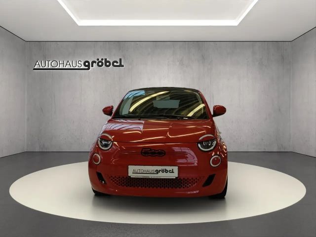 Fiat 500e Cabrio (RED) Elektro