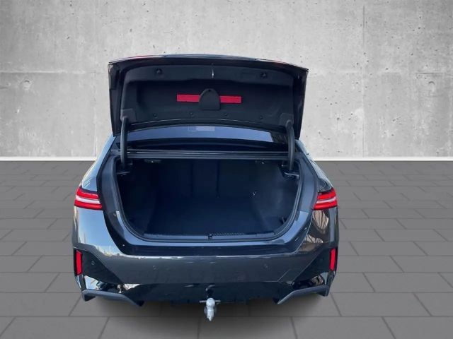 BMW 520 520i M-Sport Sedan