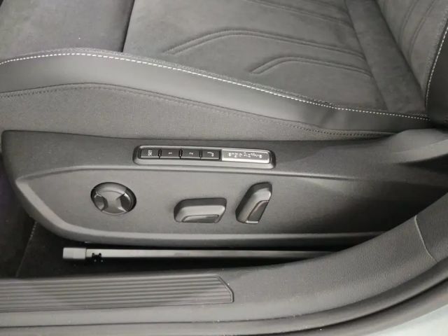 Volkswagen Golf Business DSG Variant