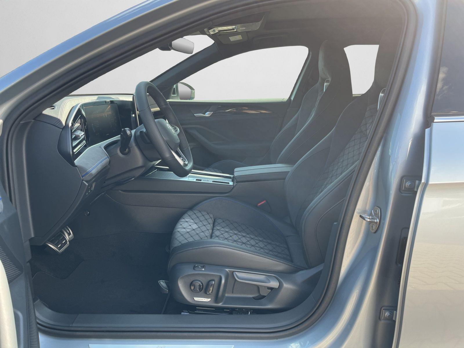 Volkswagen Passat IQ.Drive R-Line