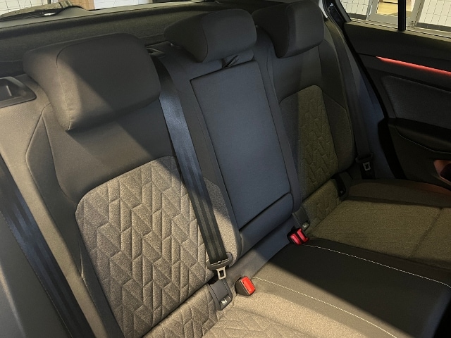 Volkswagen Golf 1.5 eTSI DSG Golf VIII Move