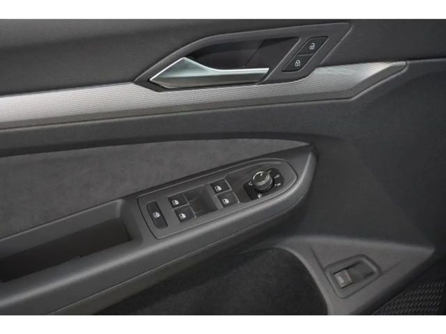 Volkswagen Golf DSG Golf VIII Style e-Golf