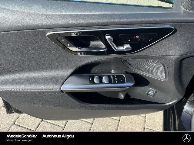 Mercedes-Benz C 200 C 200 d Sedan