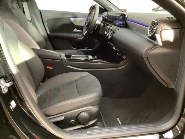 Mercedes-Benz CLA 200 AMG Line Coupé