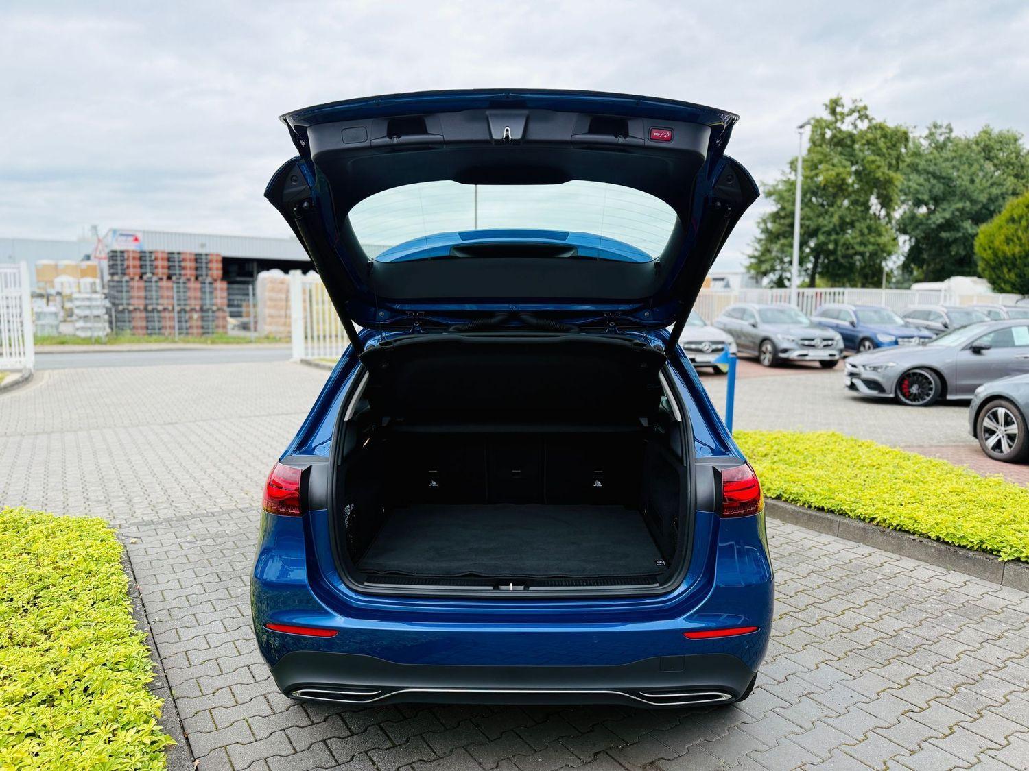 Mercedes-Benz B 200 Progressive Sedan