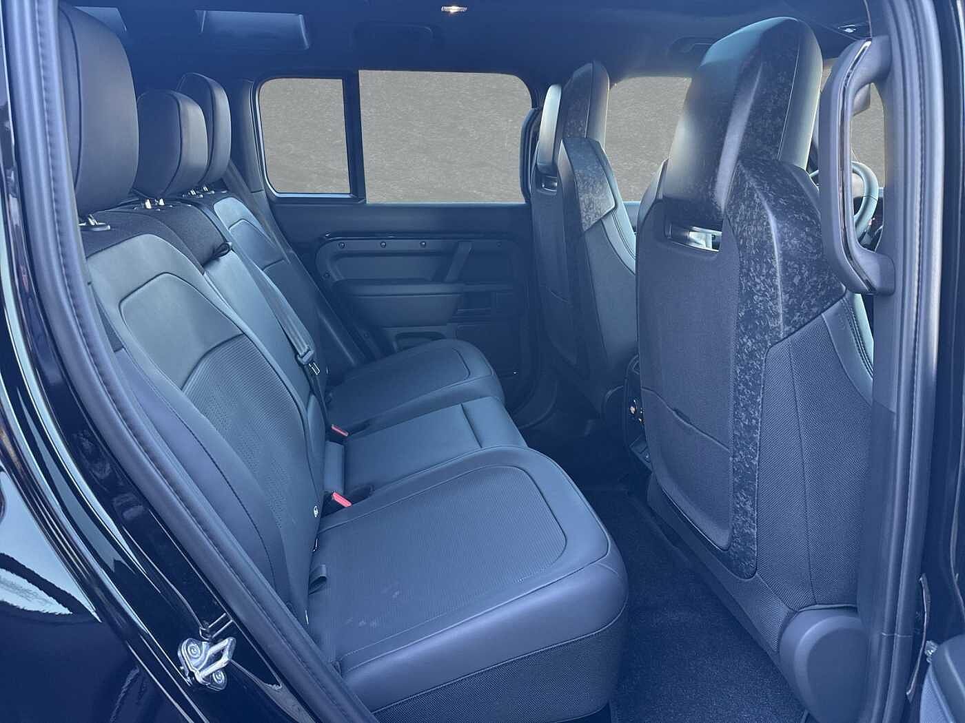 Land Rover Defender 110