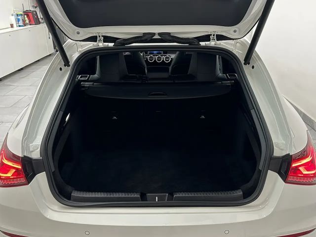 Mercedes-Benz CLA 180 AMG Line Shooting Brake