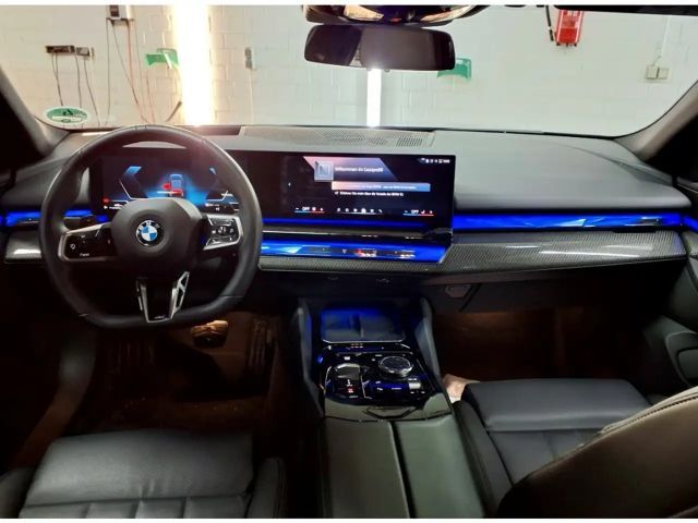 BMW 520 520i M-Sport Sedan