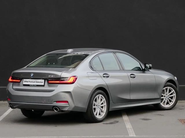 BMW 318 Sedan