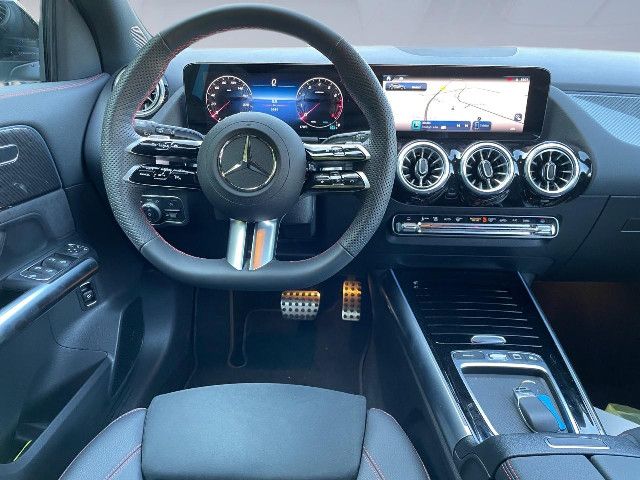 Mercedes-Benz GLA 200 AMG Line