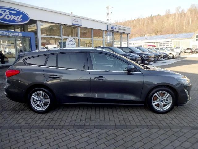 Ford Focus Cool & Connect