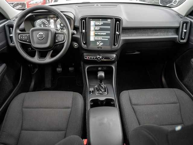 Volvo XC40 Core Momentum