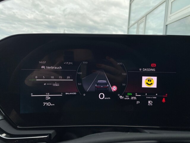 Audi A6 Avant Quattro S-Tronic