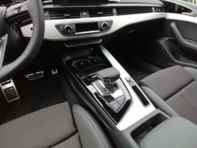 Audi A4 40 TDI Avant S-Line S-Tronic