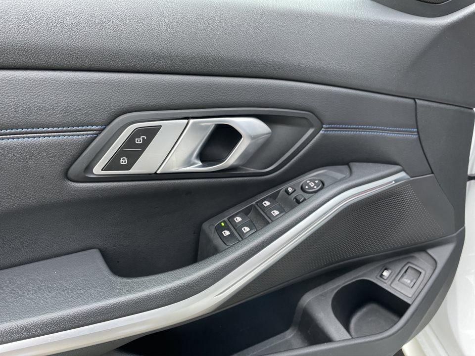 BMW 330 330e Touring xDrive