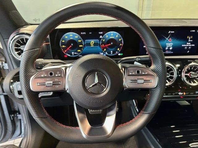 Mercedes-Benz CLA 200 4MATIC AMG Line Coupé