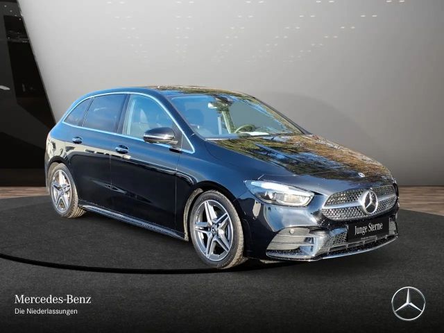 Mercedes-Benz B 180 AMG Line Sedan