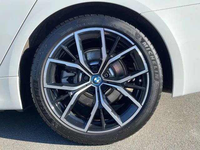 BMW 530 530e M-Sport Touring xDrive