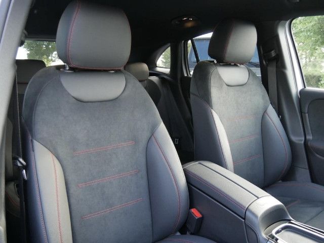 Mercedes-Benz GLA 200 AMG Line