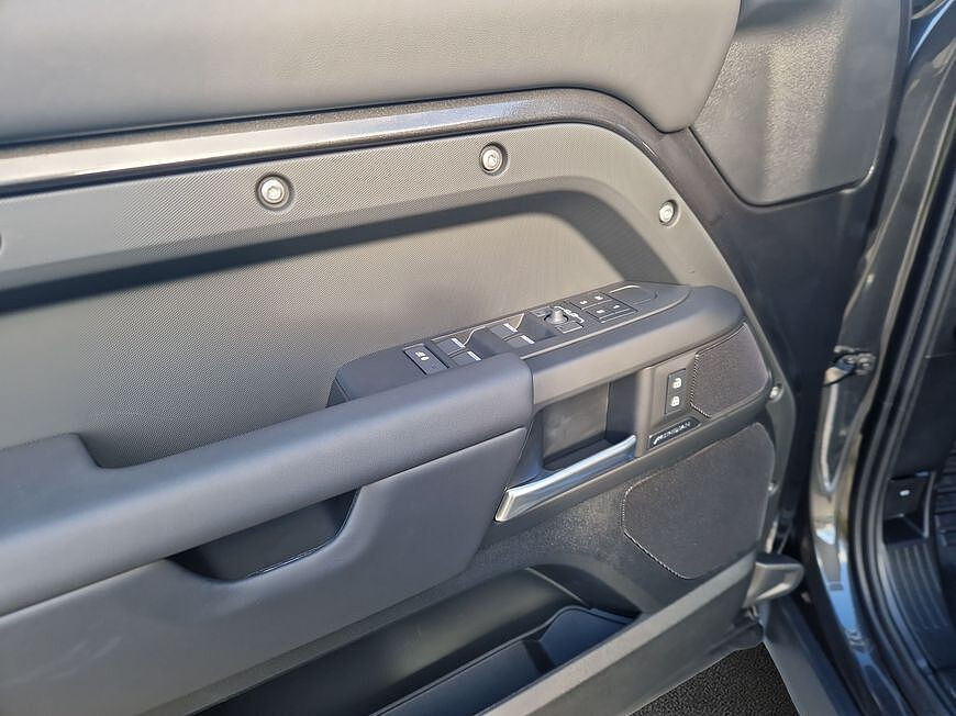 Land Rover Defender 110 Dynamic HSE
