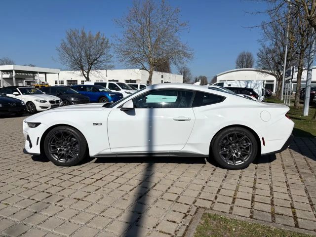 Ford Mustang Fastback GT 5.0 V8