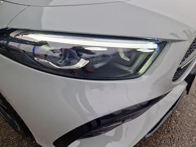 Mercedes-Benz A 200 A 200 d