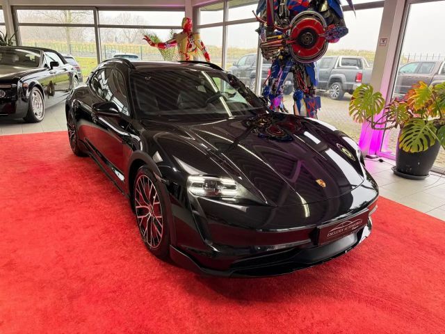 Porsche Taycan 4 Cross Turismo