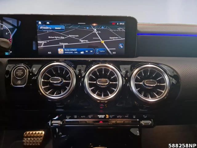 Mercedes-Benz CLA 200 AMG Line