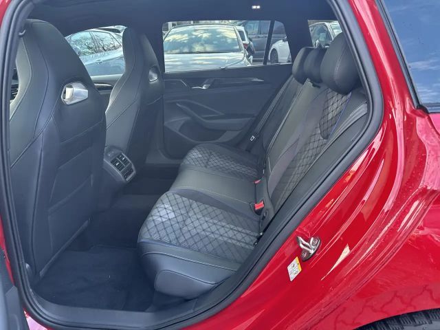 Volkswagen Passat Business DSG R-Line Variant