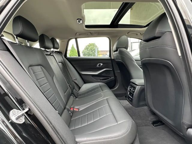 BMW 330 330e Touring xDrive