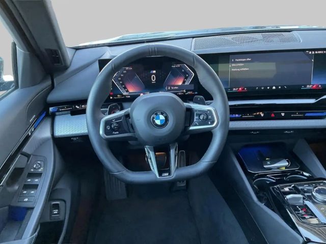 BMW 520 520i M-Sport Sedan