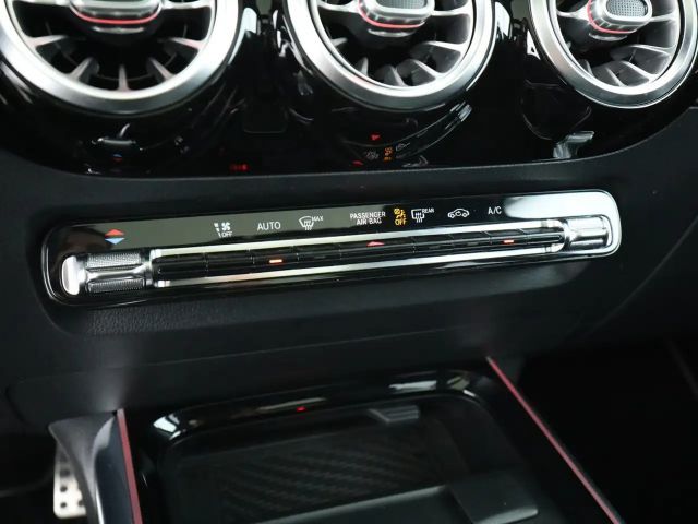 Mercedes-Benz B 200 AMG Line