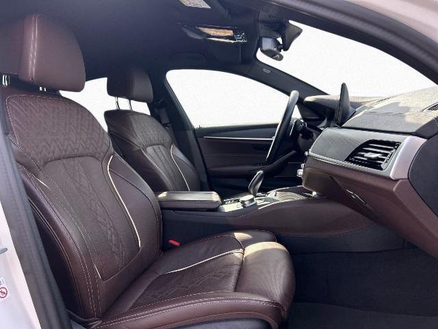 BMW 545 545e Luxury Line Sedan xDrive