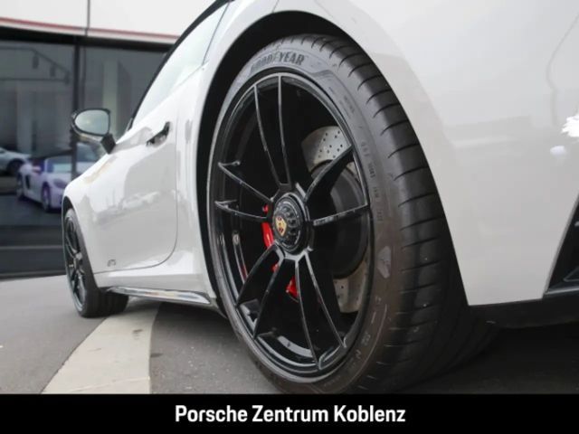 Porsche 992 Cabrio Carrera GTS