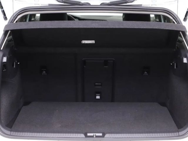 Volkswagen Golf 2.0 TSI DSG Golf VIII Style