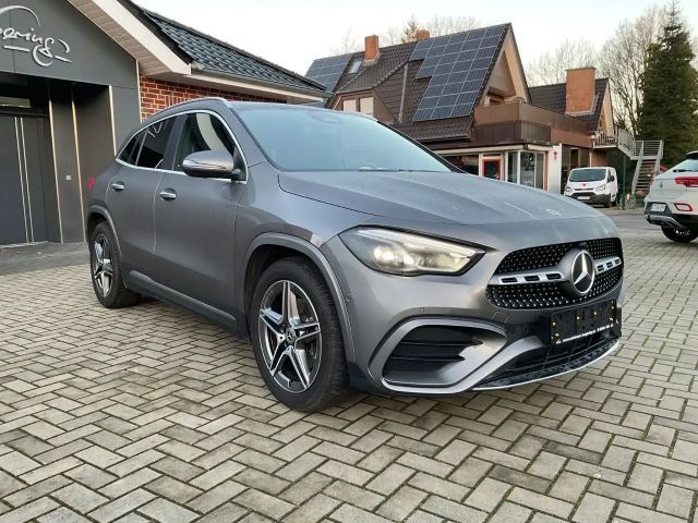 Mercedes-Benz GLA 200 AMG Line GLA 200 d