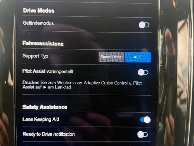 Volvo XC60 AWD Dark Plus