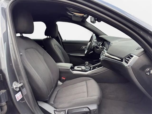 BMW 330 *** Hybrid *** Gesamt 292 PS *** NP 64.314 ***
