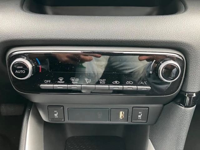 Toyota Yaris Hybride Team D