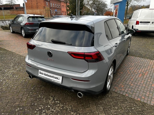 Volkswagen Golf 2.0 TSI DSG