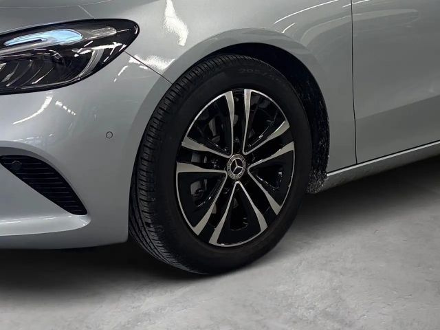 Mercedes-Benz B 200 Progressive Sedan