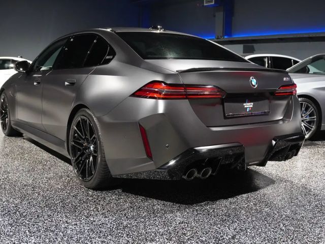 BMW M5 Sedan