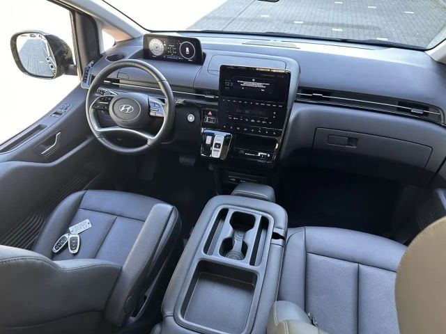 Hyundai Staria Trend