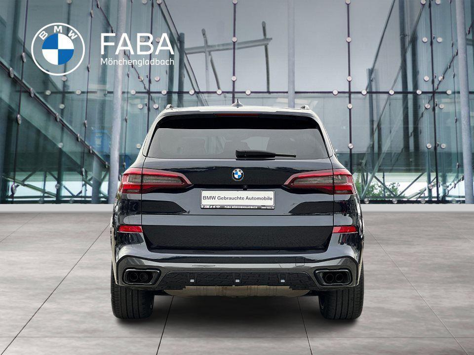 BMW X5 M50i