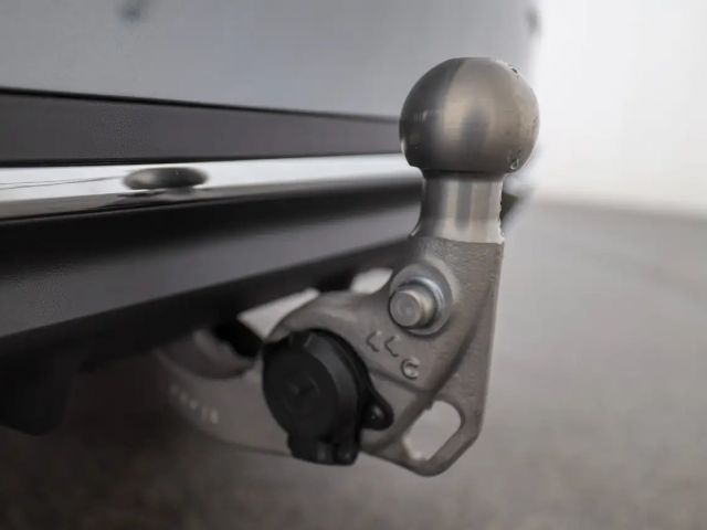 Mercedes-Benz C 220 4MATIC C 220 d Sedan