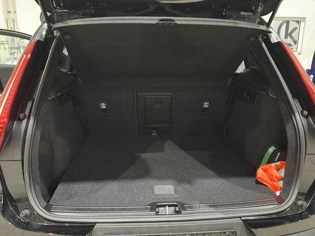 Volvo XC40 XC40 Navi LED Klima Standhzg Einparkhilfe el. Fenster