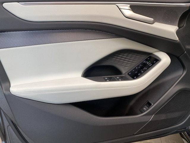 Audi A6 Avant Quattro S-Tronic